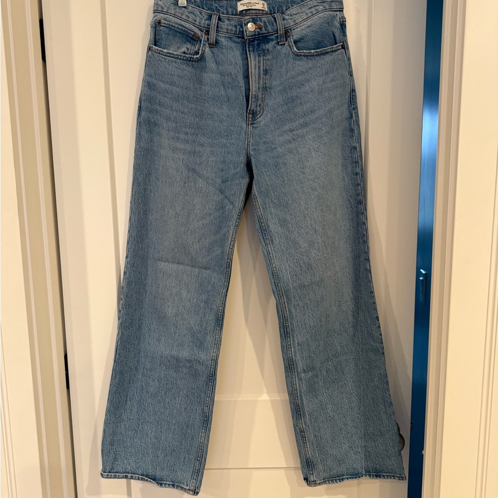 Abercrombie and Fitch the 90’s relaxed high rise jeans
